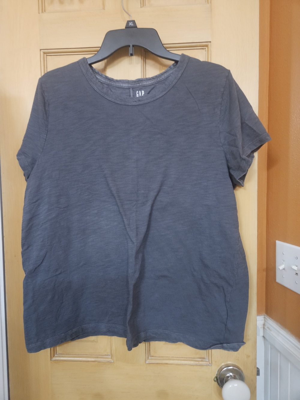 GAP Women's Short Sleeve Crewneck T-Shirt — Charcoal